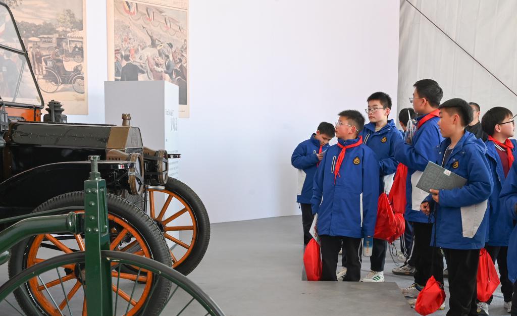 九游体育下载-魔都眼｜上海汽车文化节联动F1启幕，这些经典车头你认识吗